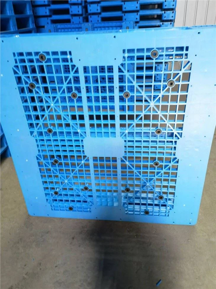 Stackable Plastic Pallets